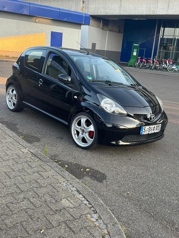 Schwarz Gebraucht 2008 Toyota Aygo Kleinwagen | 2.850 € (Etwas zu teuer) - Bild 1/4