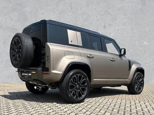 Neu Land Rover Defender 635 PS (467 kW) 2025 Braun SUV