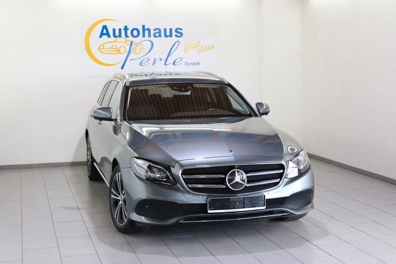 Grau Gebraucht 2019 Mercedes E400 Limousine | 36.990 € (Guter Preis) - Bild 1/4