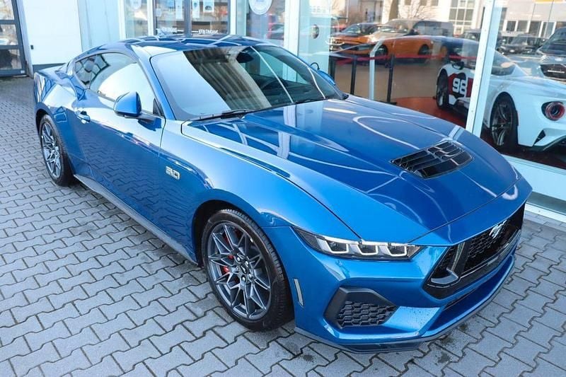 Neu Ford Mustang GT Fastback 446 PS (328 kW) 2026 Atlas blue metallic Coupé