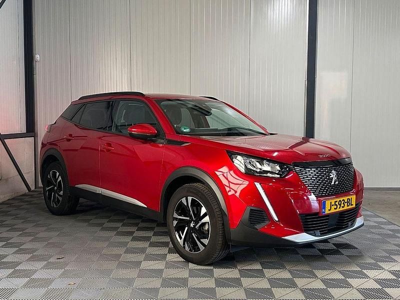 Gebraucht Peugeot 2008 Allure 131 PS (96 kW) 2021 Rot SUV