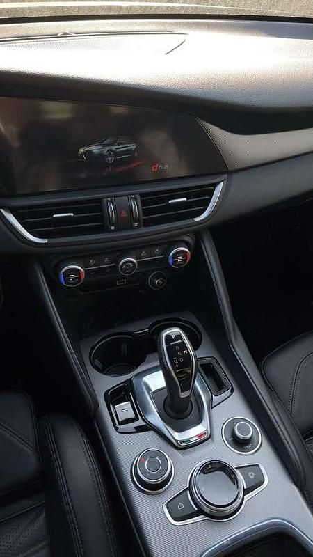 Gebraucht Alfa Romeo Giulia Sprint 190 PS (139 kW) 2020 Grau Limousine