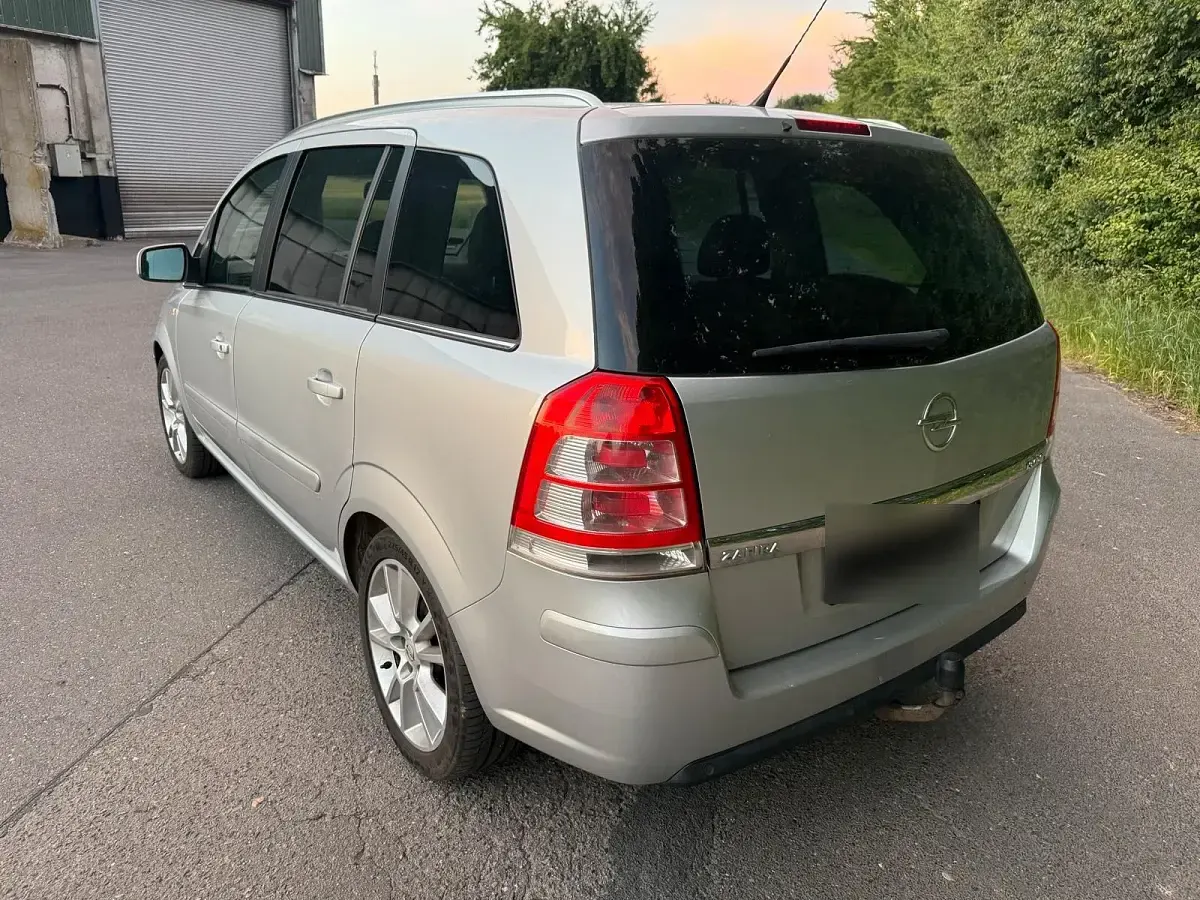 Gebraucht Opel Zafira 150 PS (110 kW) 2010 Grau Van / Kleinbus