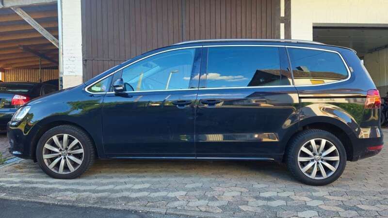 Schwarz Gebraucht 2018 VW Sharan Join Van / Kleinbus | 29.500 € (Teuer) - Bild 1/4