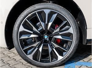 Neu BMW iX M Sport 300 kW (408 PS) 2026 Grau (dune grey) SUV