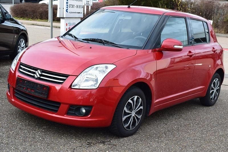 Gebraucht Suzuki Swift Snow 92 PS (67 kW) 2010 Rot Kleinwagen