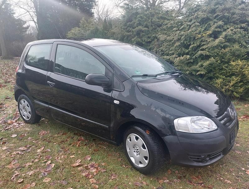Schwarz Gebraucht 2009 VW Fox Kleinwagen | 1.150 € (Superpreis) - Bild 1/4