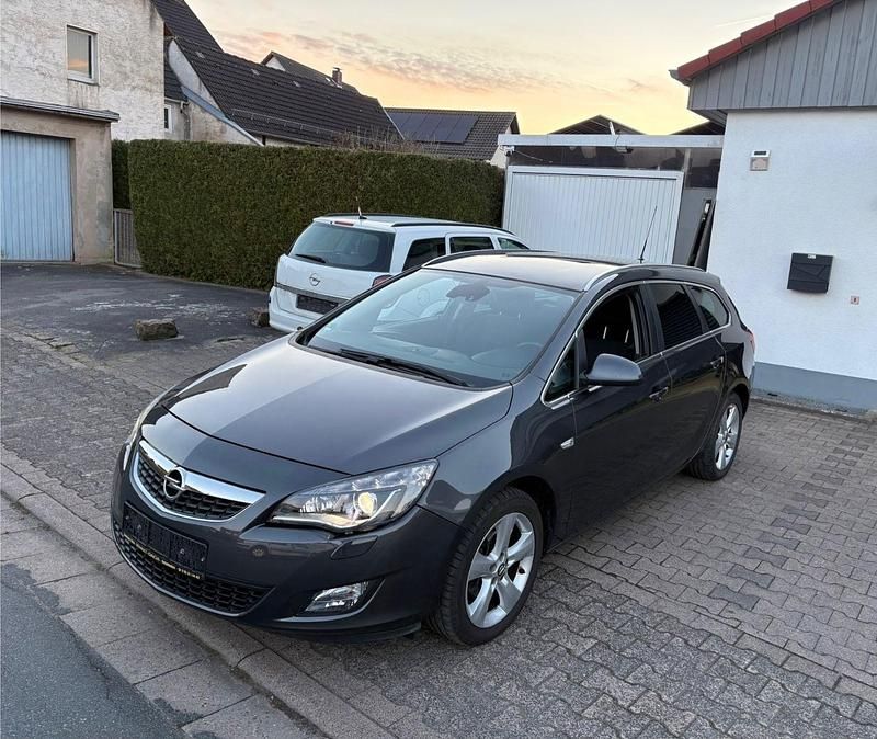 Usata Opel Astra Active 140 CV (102 kW) 2012 Grigio Station wagon
