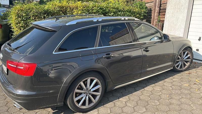 Grau Gebraucht 2013 Audi A6 Allroad Ambiente Kombi | 16.000 € (Fairer Preis) - Bild 1/4