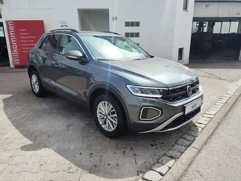 Second-hand VW T-Roc Life 150 CP (110 kW) 2025 Gri SUV