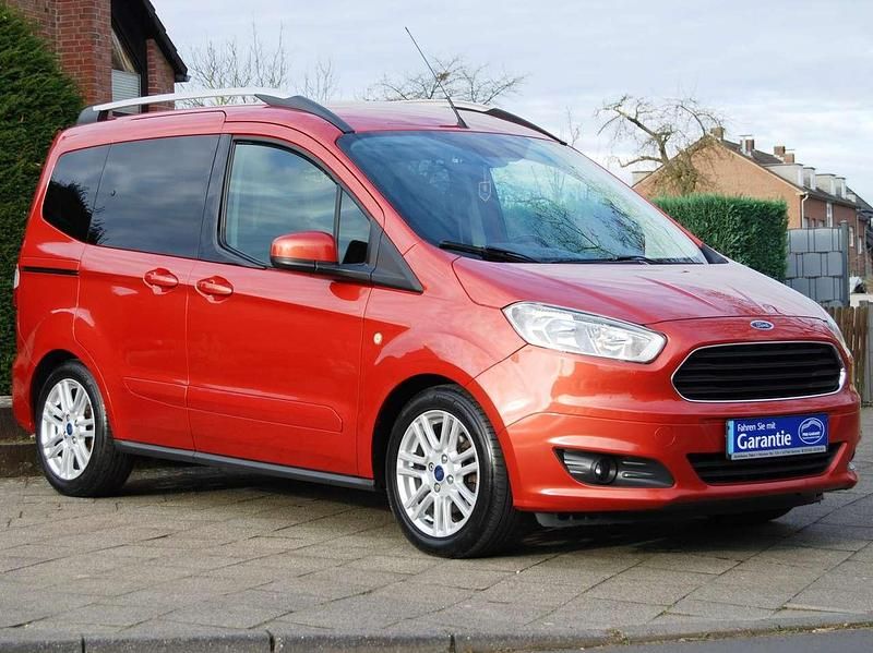 Gebraucht Ford Tourneo Courier Ambiente 101 PS (74 kW) 2016 Rot Van / Kleinbus