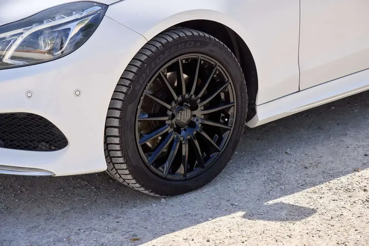 Gebraucht Mercedes E250 Avantgarde 204 PS (150 kW) 2014 Weiß Kombi