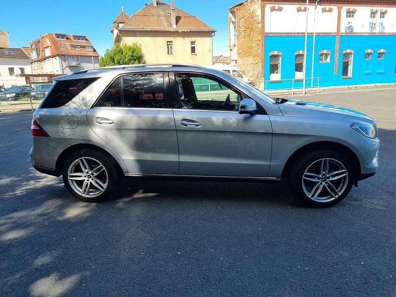 Gebraucht Mercedes ML350 258 PS (189 kW) 2013 Grau SUV