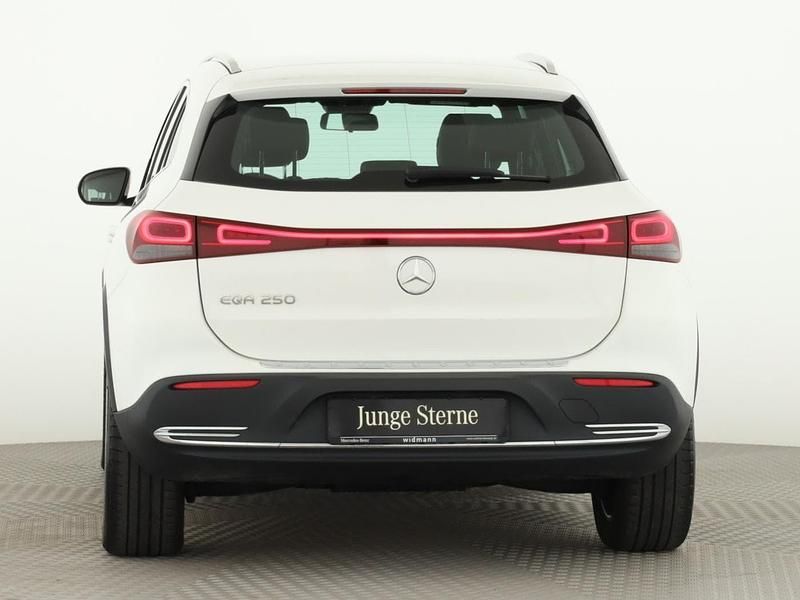Gebraucht Mercedes EQA250 Progressive 139 kW (190 PS) 2021 Unilack polarweiss SUV