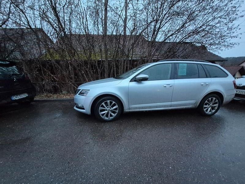 Silber Gebraucht 2020 Skoda Octavia Style Kombi | 17.999 € (Superpreis) - Bild 1/1