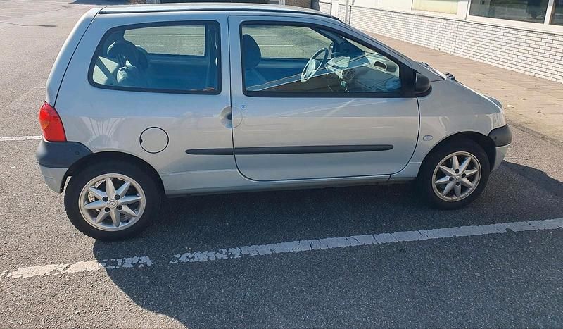 Gebraucht Renault Twingo 58 PS (42 kW) 2005 Silber Kleinwagen