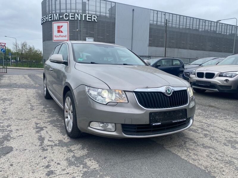 Beige Gebraucht 2010 Skoda Superb Ambition Limousine | 3.990 € (Superpreis) - Bild 1/4