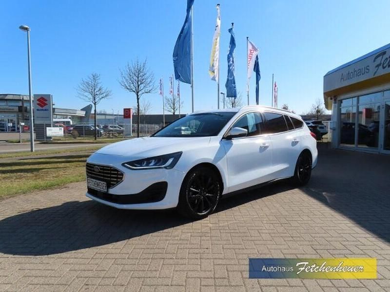 Gebraucht Ford Focus Titanium 120 PS (88 kW) 2023 Weiss Kombi