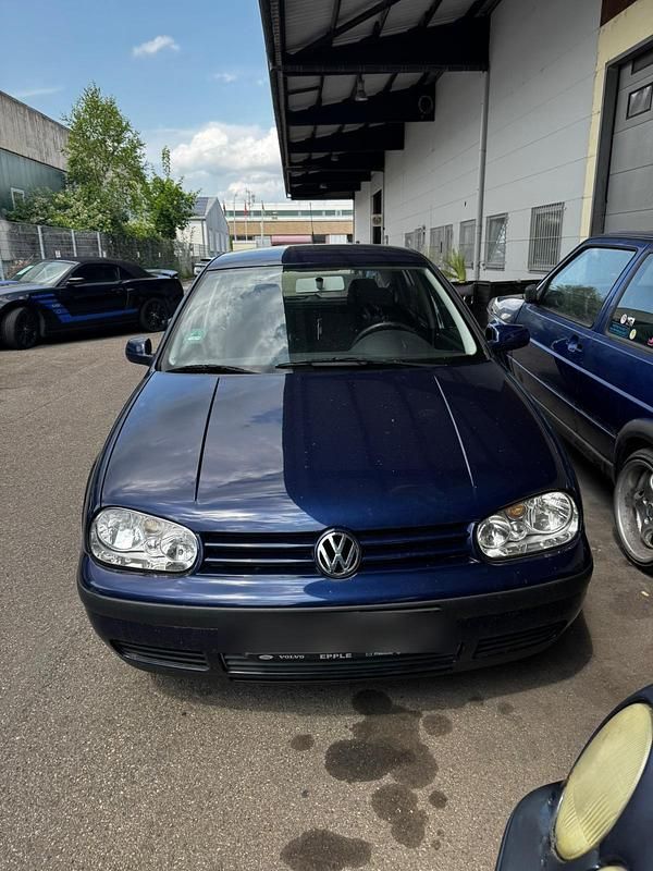 Blau Gebraucht 2002 VW Golf IV Highline Kleinwagen | 1.199 € (Guter Preis) - Bild 1/4