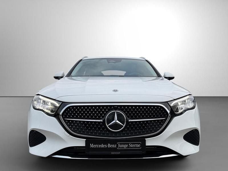 Gebraucht Mercedes E220 Avantgarde 197 PS (144 kW) 2024 Weiß Kombi