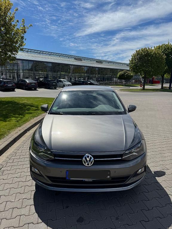 Używany VW Polo 90 KM (66 kW) 2019 Szary Hatchback