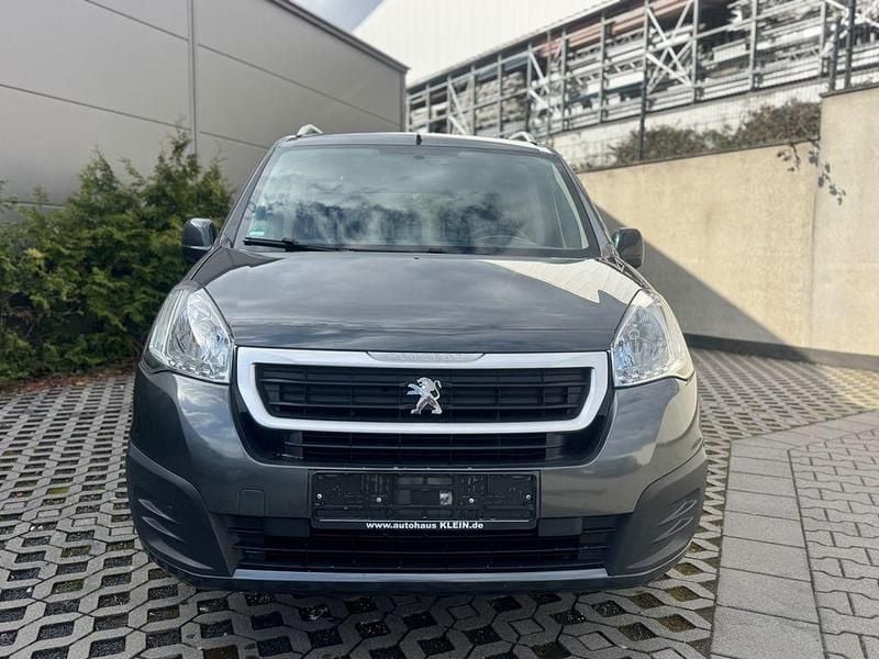 Gebraucht Peugeot Partner Tepee Active 120 PS (88 kW) 2016 Van / Kleinbus
