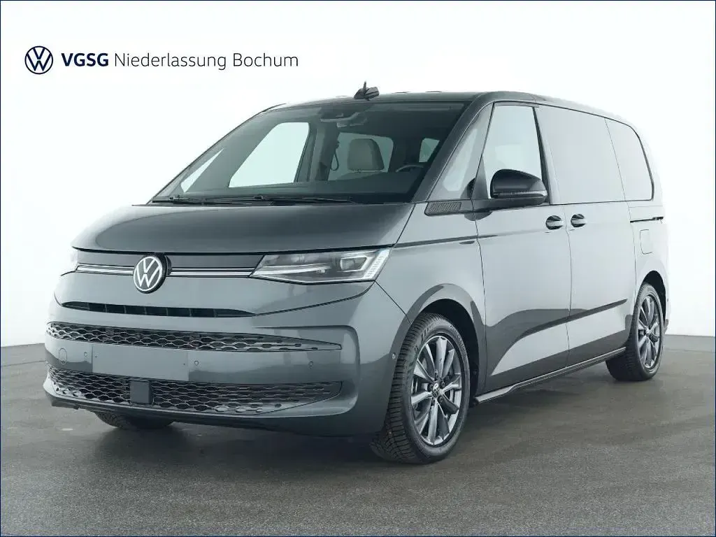 Usado VW Multivan Life 177 HP (130 kW) 2025 Cinzento Monovolume