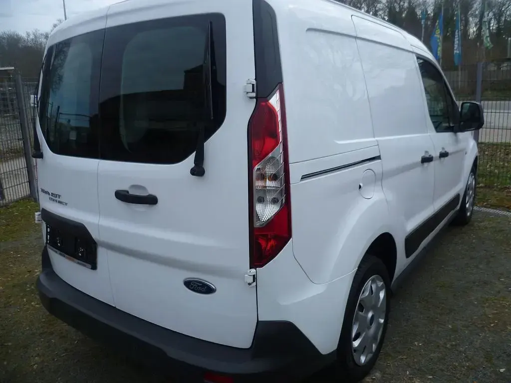 Gebraucht Ford Transit 101 PS (74 kW) 2017 Weiß Van / Kleinbus