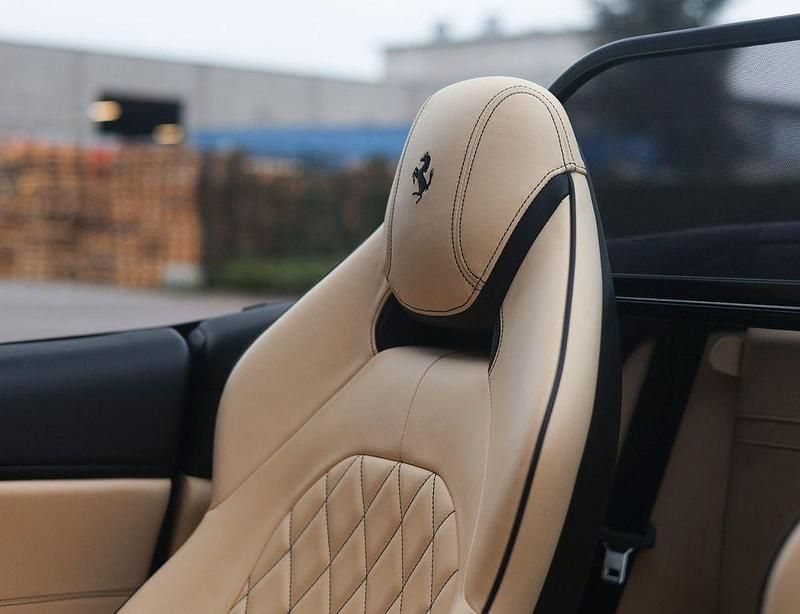 Gebraucht Ferrari California 560 PS (411 kW) 2016 Schwarz Cabrio