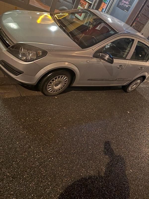 Second-hand Opel Astra 105 CP (77 kW) 2005 Gri Hatchback