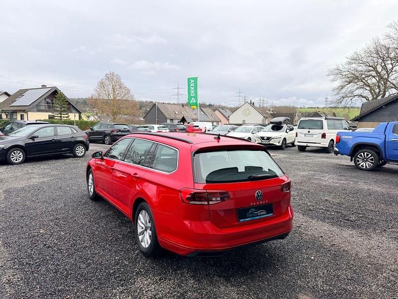 Gebraucht VW Passat Business 122 PS (89 kW) 2022 Rot Kombi