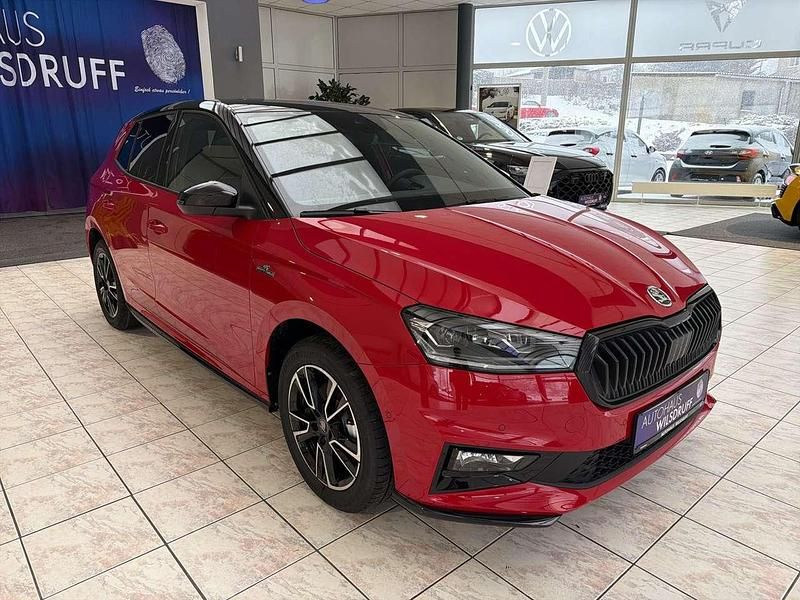 Neu Skoda Fabia Dynamic 150 PS (110 kW) 2026 Velvetrot metallic Limousine