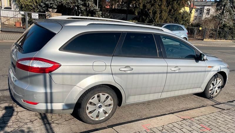 Gebraucht Ford Mondeo 125 PS (91 kW) 2008 Grau Kombi