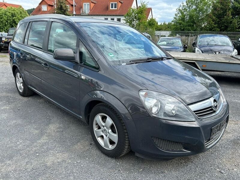 Grau Gebraucht 2013 Opel Zafira Family Van / Kleinbus | 3.850 € (Fairer Preis) - Bild 1/4
