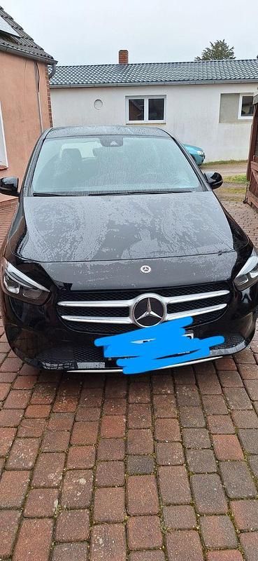 Gebraucht Mercedes B200 150 PS (110 kW) 2020 Schwarz Van / Kleinbus