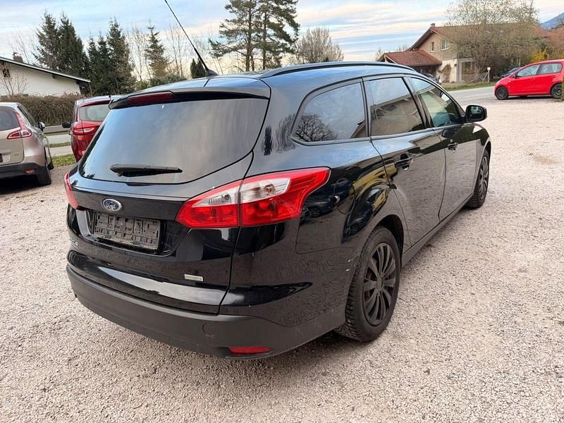 Second-hand Ford Focus Trend 101 CP (74 kW) 2014 Negru Break