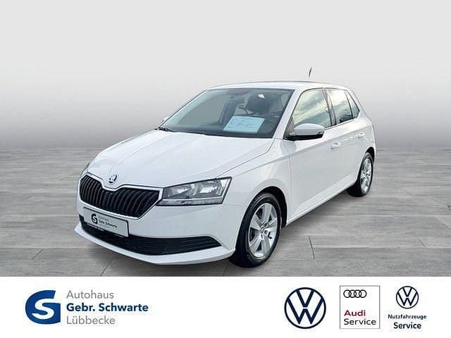 Weiß Gebraucht 2021 Skoda Fabia Cool Plus Limousine | 12.590 € (Fairer Preis) - Bild 1/4