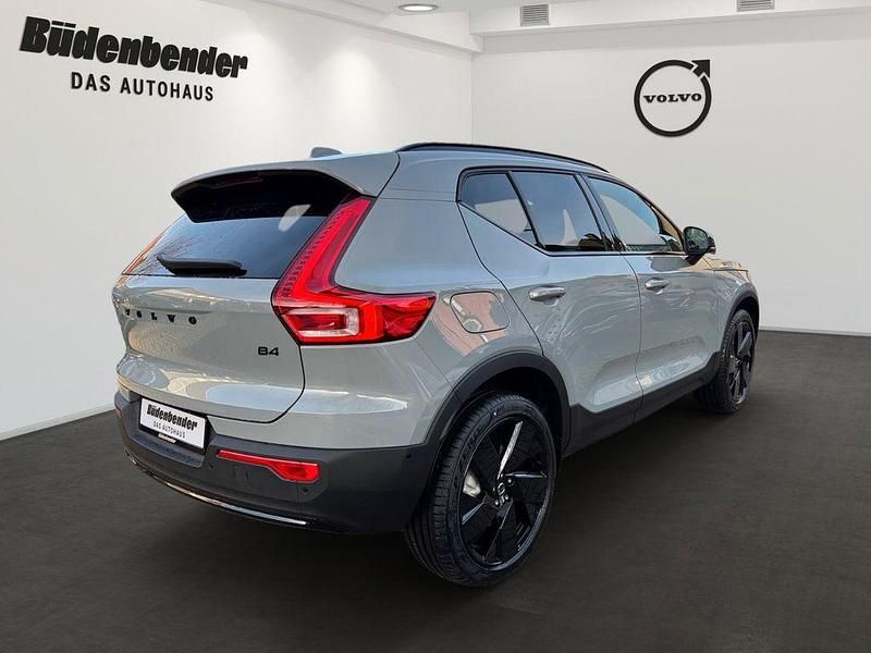 Neu Volvo XC40 Plus 197 PS (144 kW) 2026 Grau SUV