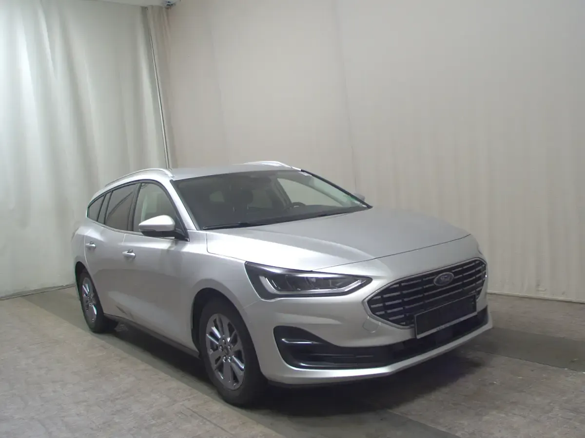 Second-hand Ford Focus Titanium X 116 CP (85 kW) 2024 Argintiu Berlinǎ
