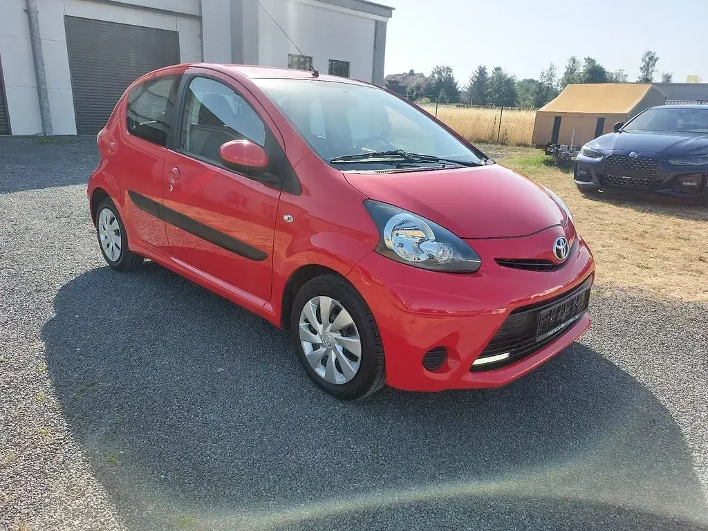 Gebraucht Toyota Aygo Cool 68 PS (50 kW) 2013 Fire red Kleinwagen
