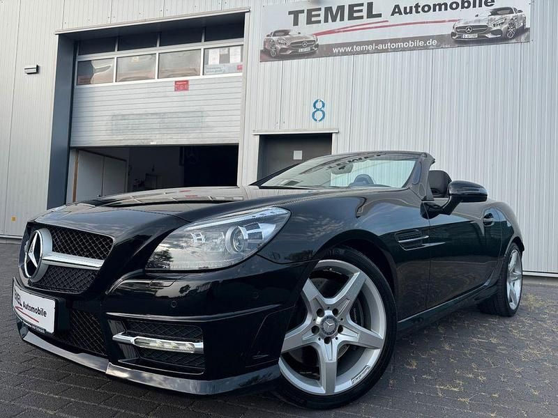 Schwarz Gebraucht 2016 Mercedes SLK250 AMG Cabrio | 32.890 € (Teuer) - Bild 1/4