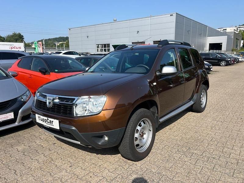 Braun Gebraucht 2010 Dacia Duster Lauréate SUV | 5.290 € (Fairer Preis) - Bild 1/4