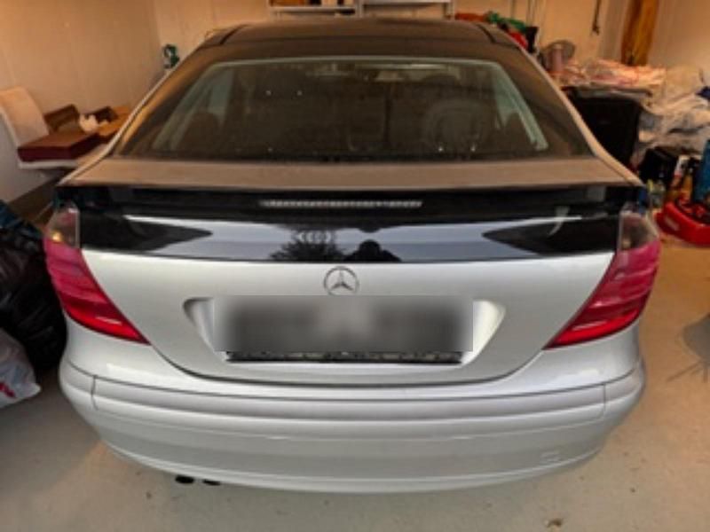 Silber Gebraucht 2003 Mercedes C180 Coupé | 5.200 € - Bild 1/4