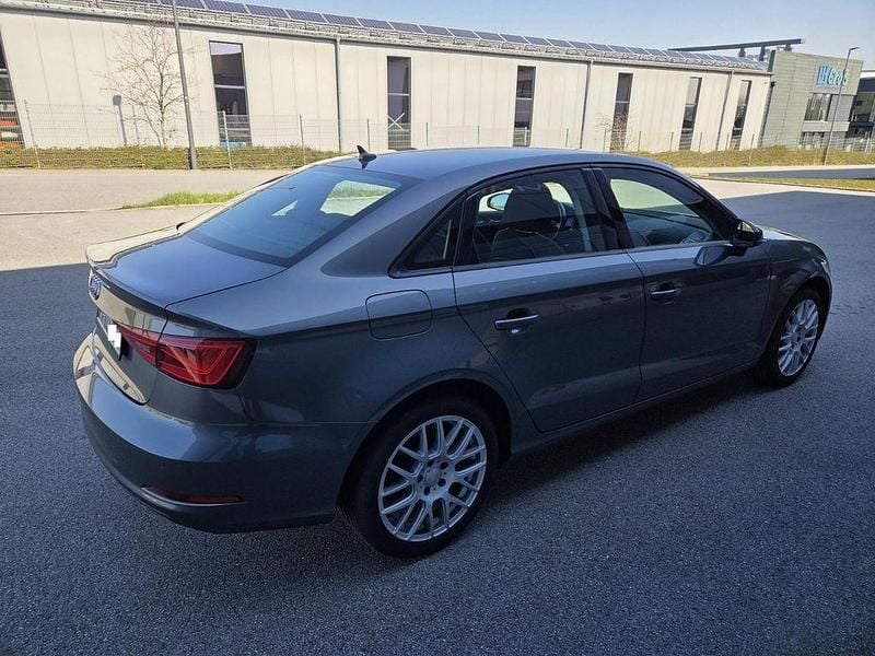 Gebraucht Audi A3 Ambiente 125 PS (91 kW) 2016 Grau Limousine