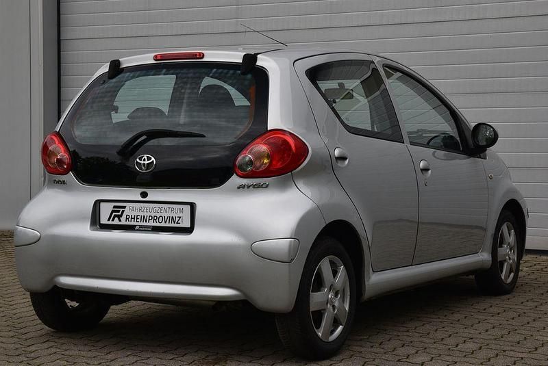 Gebraucht Toyota Aygo Cool 68 PS (50 kW) 2006 Grau Kleinwagen