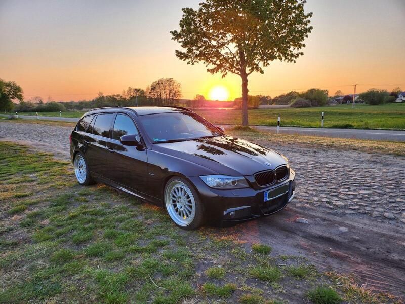 Schwarz Gebraucht 2011 BMW 320 M Performance Kombi | 15.000 € - Bild 1/4