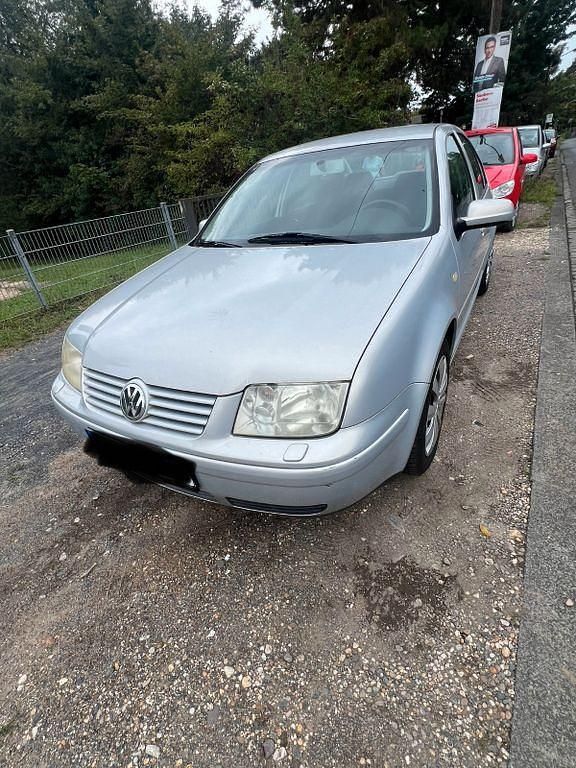 Grau Gebraucht 1999 VW Bora Comfortline Limousine | 2.300 € (Fairer Preis) - Bild 1/4