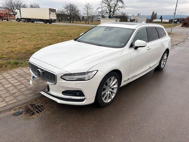 Weiß Gebraucht 2023 Volvo V90 Plus Kombi | 35.900 € (Superpreis) - Bild 1/4