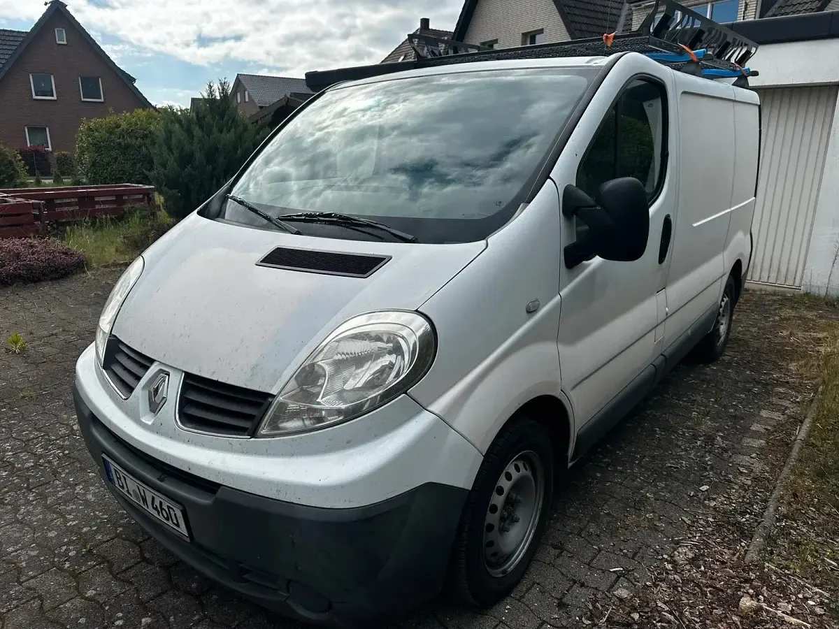 Gebraucht Renault Trafic 90 PS (66 kW) 2007 Weiß Van / Kleinbus