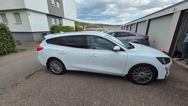 Używany Ford Focus Titanium 150 KM (110 kW) 2020 Biały Sedan/Limuzyna